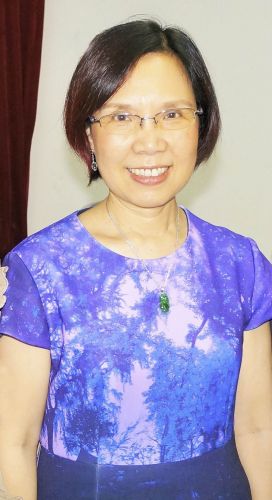 著名粤剧表演艺术家倪惠英到茂名市作戏剧讲座图